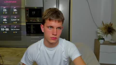 m0neyken_ online show from August 2026 03:19:01 AM