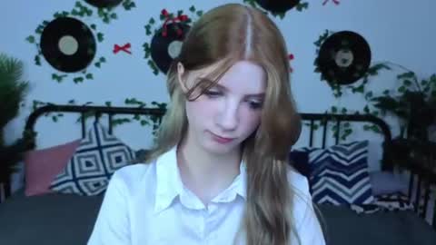 Snapshot of m1aforever chatting on July 2026 04:50:01 AM catch me on tue 10am-5pm wed 3am-10am fri 3am-5pm sat 10am-5pm sun 10am-5pm online show from July 2026 04:50:01 AM