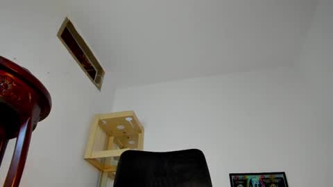 Mila online show from March 2025 02:40:02 PM