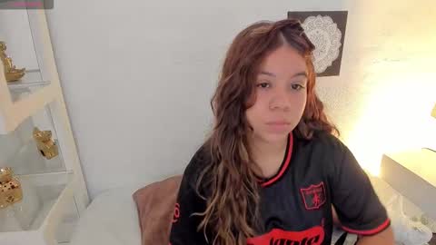 Mila online show from December 2025 04:25:01 PM