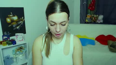 Snapshot of m_vikki chatting on February 2026 12:12:01 PM Vikki online show from February 2026 12:12:01 PM