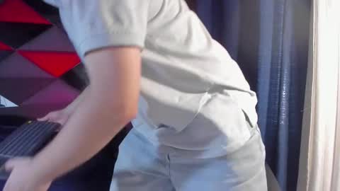 Snapshot of maatt_de_luca chatting on September 2025 05:18:01 PM Matt De Luca online show from September 2025 05:18:01 PM