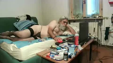 Snapshot of maax1970to chatting on October 2025 09:29:01 AM maax1970 online show from October 2025 09:29:01 AM