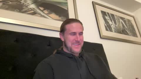 Snapshot of mac_drew chatting on March 2025 06:10:01 AM mac_drew online show from March 2025 06:10:01 AM