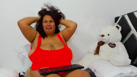 macarenaawills online show from February 2025 08:16:02 PM