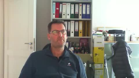 Snapshot of macfly67 chatting on October 2025 12:50:01 PM macfly67 online show from October 2025 12:50:01 PM