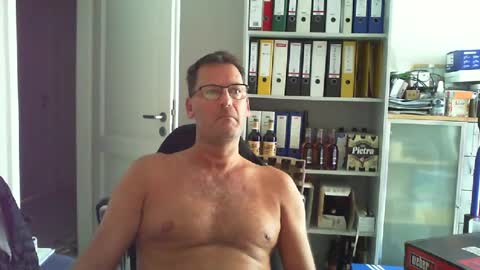 macfly67 online show from June 2026 05:32:02 AM