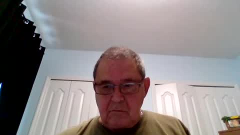 Snapshot of machet1 chatting on June 2026 04:15:01 PM machet1 online show from June 2026 04:15:01 PM