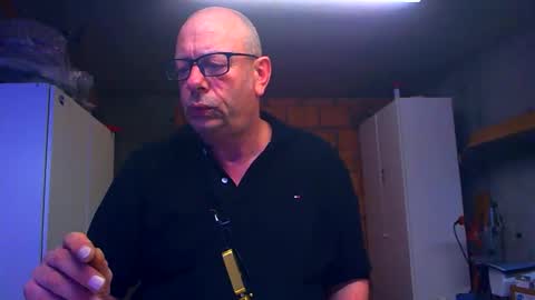 Andy online show from April 2026 07:03:02 PM