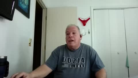 mackdocc001 online show from November 2025 02:53:02 PM