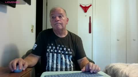 Snapshot of mackdocc001 chatting on April 2026 02:22:02 PM mackdocc001 online show from April 2026 02:22:02 PM