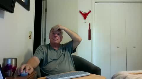 Snapshot of mackdocc001 chatting on April 2026 01:45:01 PM mackdocc001 online show from April 2026 01:45:01 PM