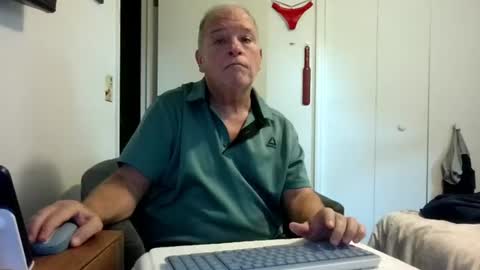 Snapshot of mackdocc001 chatting on July 2026 05:18:02 PM mackdocc001 online show from July 2026 05:18:02 PM