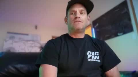 MackinCaliAllDay online show from October 2025 12:45:02 PM