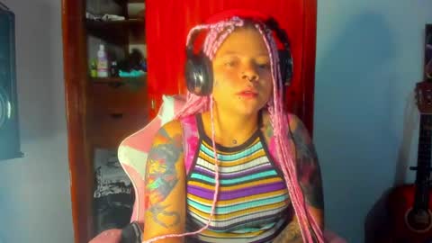 Snapshot of madam_sativa chatting on September 2025 02:04:02 AM di online show from September 2025 02:04:02 AM