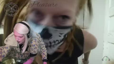 Snapshot of madame_lucifer chatting on April 2026 07:09:02 PM Madame Lucifer online show from April 2026 07:09:02 PM