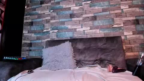 Snapshot of madame_lucy_ chatting on December 2025 03:35:01 AM Lucy online show from December 2025 03:35:01 AM