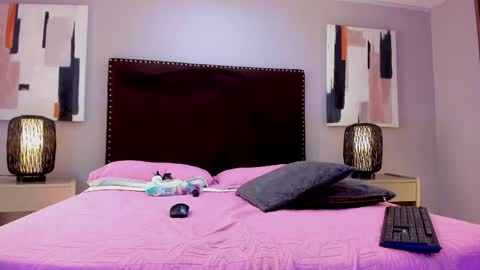 Snapshot of madame_mature1 chatting on May 2026 09:09:01 PM Madame online show from May 2026 09:09:01 PM