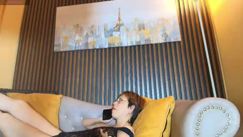 Snapshot of madame_mature1 chatting on May 2026 08:05:02 PM Madame online show from May 2026 08:05:02 PM