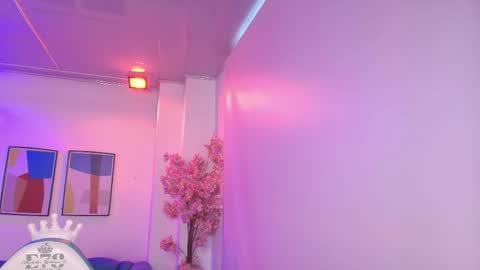 Madame Scarllet  online show from April 2026 11:27:01 AM