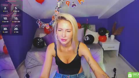 Snapshot of madammilly chatting on October 2025 06:43:01 AM Evelyn online show from October 2025 06:43:01 AM