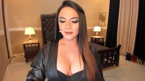 Snapshot of madammistressdominatrixxx chatting on October 2025 11:22:02 PM Alison Kloss online show from October 2025 11:22:02 PM