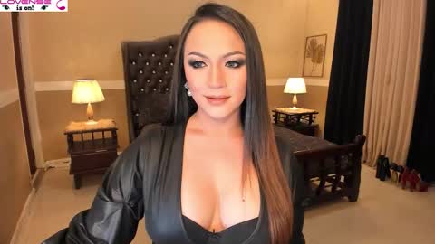 Alison Kloss online show from December 2025 10:52:01 PM