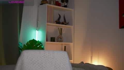 Snapshot of maddi_s_here chatting on May 2026 01:36:02 AM Maddi online show from May 2026 01:36:02 AM