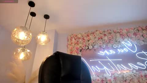 Maddison online show from January 2026 04:07:02 AM