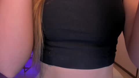 Maddison online show from November 2025 07:57:02 PM