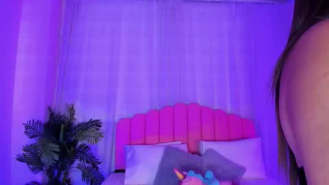 Snapshot of maddy__bigboobs chatting on October 2025 05:30:01 AM maddy__bigboobs online show from October 2025 05:30:01 AM