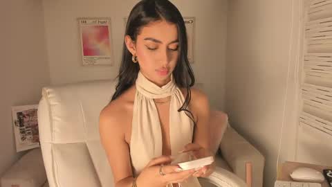 Snapshot of maddy_bronw chatting on May 2026 11:01:04 PM Maddy online show from May 2026 11:01:04 PM
