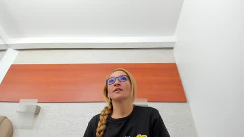 Snapshot of maddy_cartter chatting on June 2026 10:41:01 AM maddy cartter online show from June 2026 10:41:01 AM