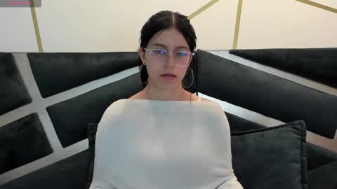 Maddy  online show from October 2025 12:49:02 PM