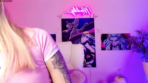 maddy_uwu online show from March 2025 11:03:02 PM