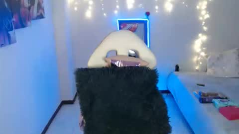 Snapshot of maddy_vicius19 chatting on December 2025 02:08:02 AM maddy_vicius19 online show from December 2025 02:08:02 AM