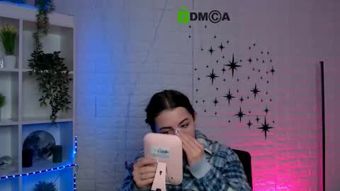 Snapshot of maddycats chatting on November 2025 01:36:02 PM maddycats online show from November 2025 01:36:02 PM