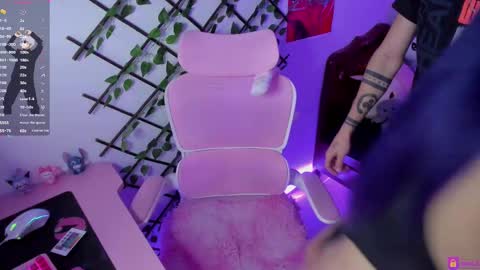 Maddy Foox online show from February 2025 09:33:01 PM