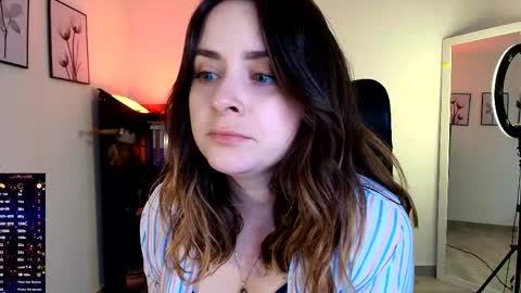 madelamee online show from April 2026 10:23:02 PM