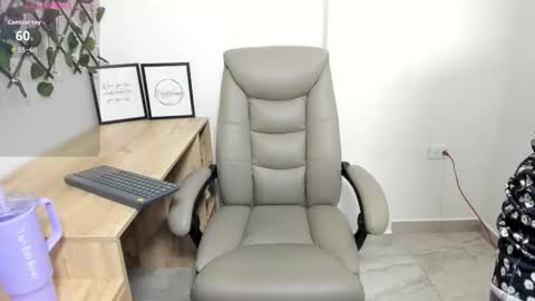 Madeleine  online show from November 2025 12:46:02 AM