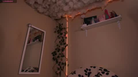 Madeline  online show from September 2025 02:00:02 AM