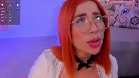 Snapshot of madelinefox_ chatting on February 2025 12:33:01 PM Madeline online show from February 2025 12:33:01 PM