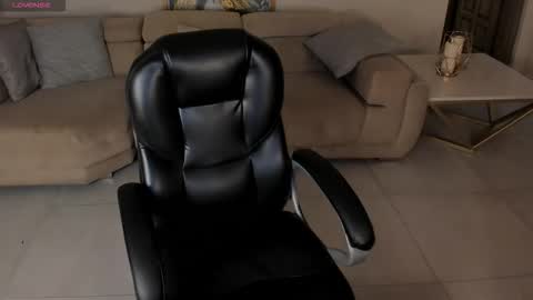 Madeline online show from December 2025 08:34:01 AM