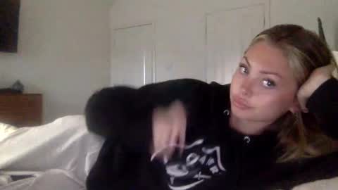 Snapshot of madirose69 chatting on September 2025 01:27:01 PM mari rose online show from September 2025 01:27:01 PM