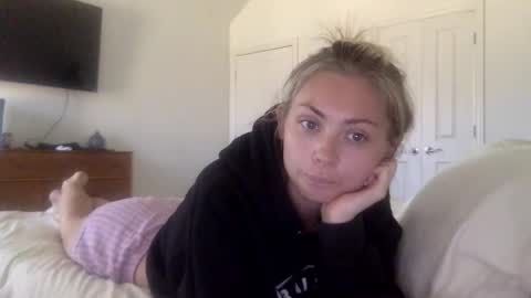 Snapshot of madirose69 chatting on October 2025 04:40:02 PM mari rose online show from October 2025 04:40:02 PM