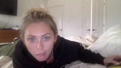 Snapshot of madirose69 chatting on October 2025 02:29:01 PM mari rose online show from October 2025 02:29:01 PM