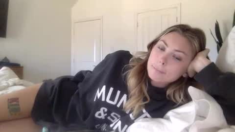 Snapshot of madirose69 chatting on November 2025 03:13:02 PM mari rose online show from November 2025 03:13:02 PM