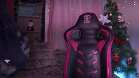 Madison   online show from November 2025 12:27:02 PM