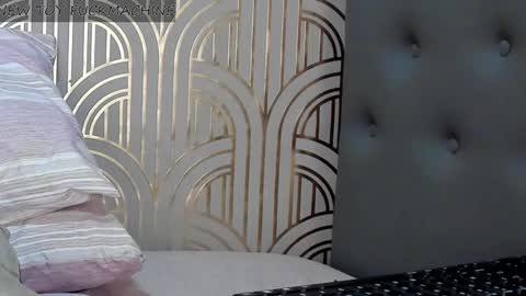   online show from December 2024 01:40:02 AM