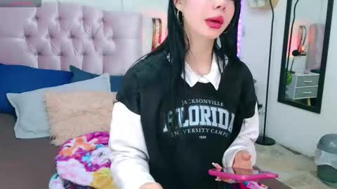 madison_oli online show from September 2025 02:01:02 AM